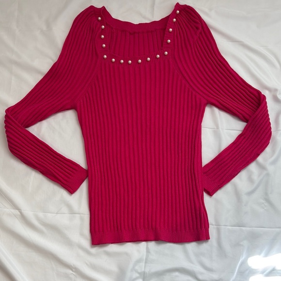 SHEIN Red Crew Neck Sweater with Ribbed Knit and Decorative Neckline - Picture 1 of 2